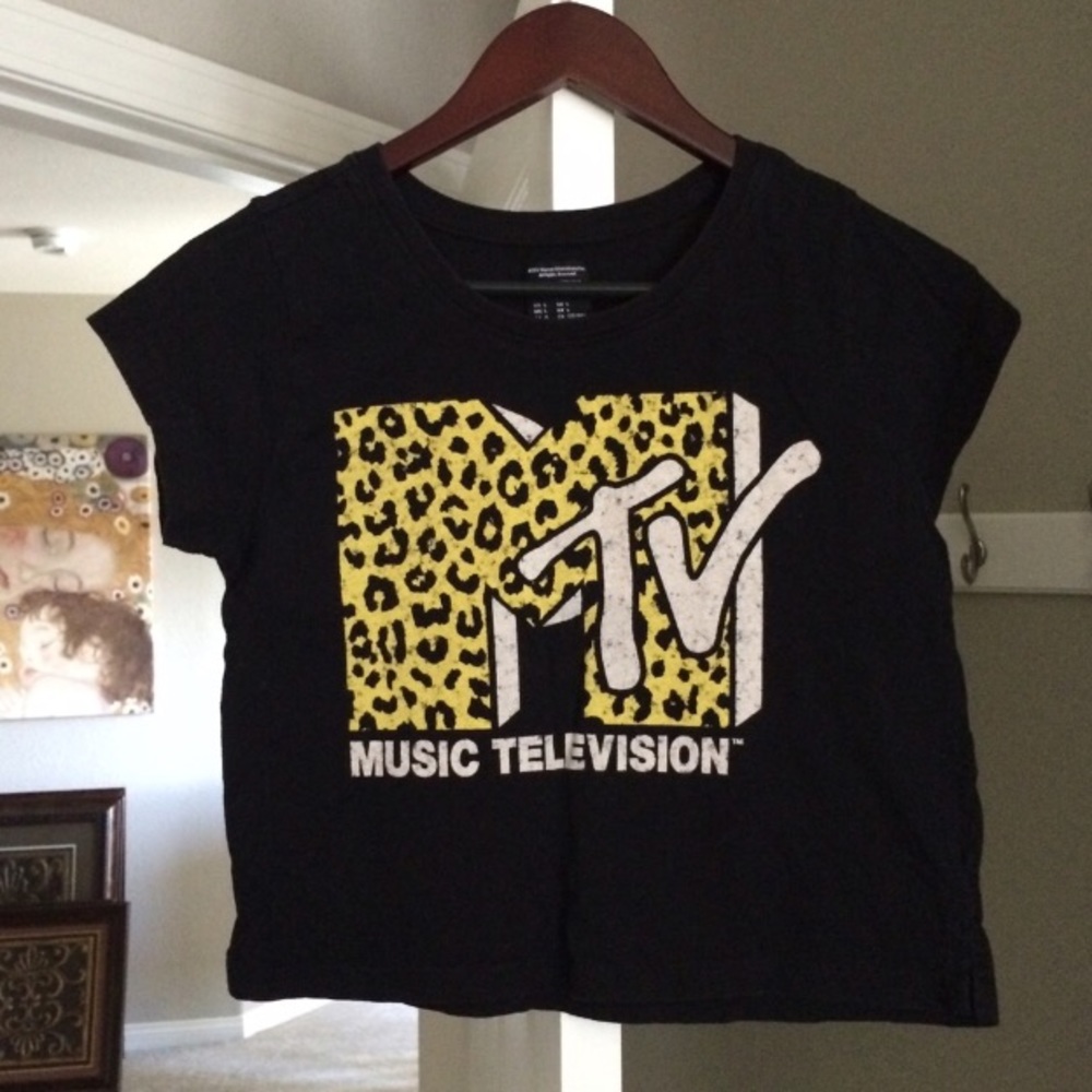MTV Cropped Graphic Tee